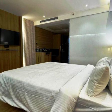 Hotel Roopa Elite Mysuru Zewnętrze zdjęcie