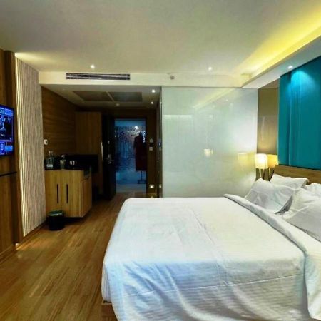 Hotel Roopa Elite Mysuru Zewnętrze zdjęcie