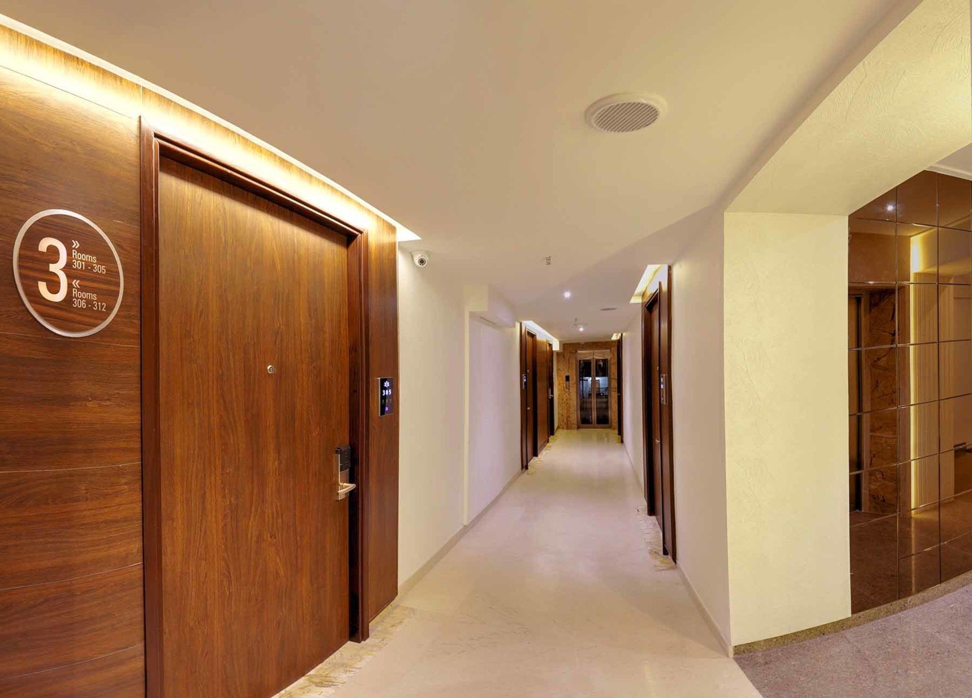 Hotel Roopa Elite Mysuru Zewnętrze zdjęcie
