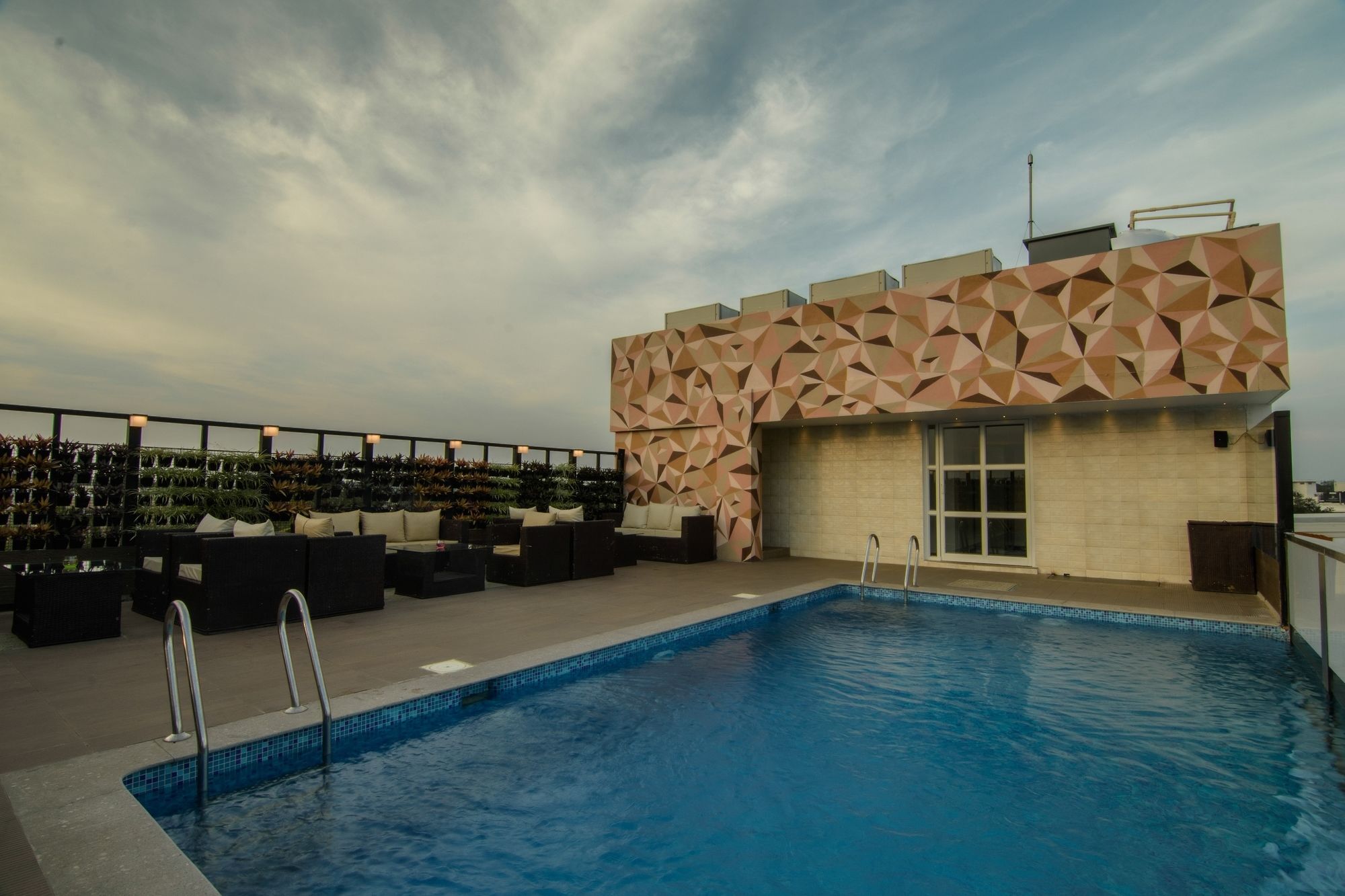 Hotel Roopa Elite Mysuru Zewnętrze zdjęcie
